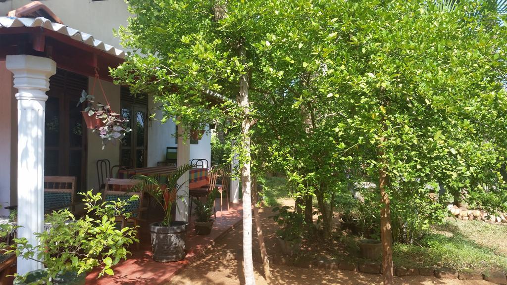 Lake House Homestay Anuradhapura Εξωτερικό φωτογραφία